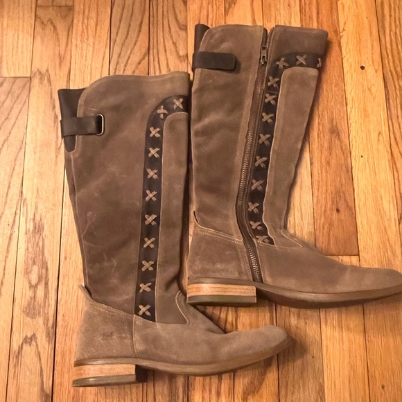 BORN B.O.C (size 6 1/2) Albi Tall Boots - Picture 3 of 8